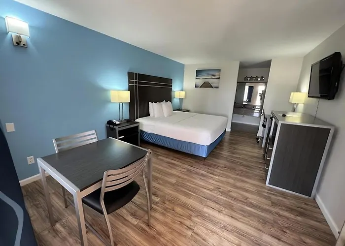 Days Inn By Wyndham Orange