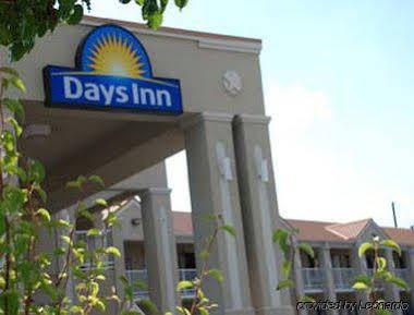 Days By Wyndham Hotel