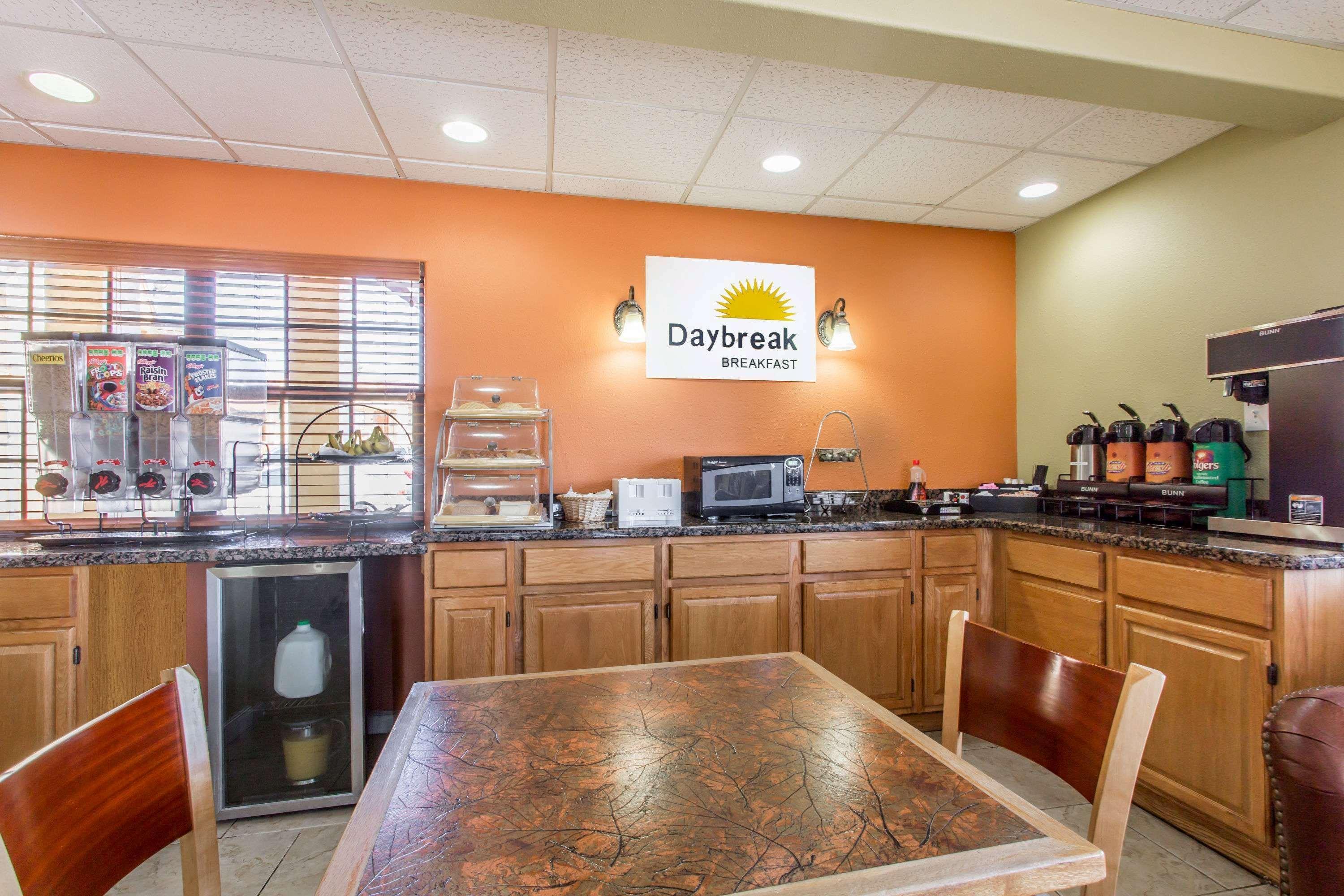 Days By Wyndham Hotel Orange