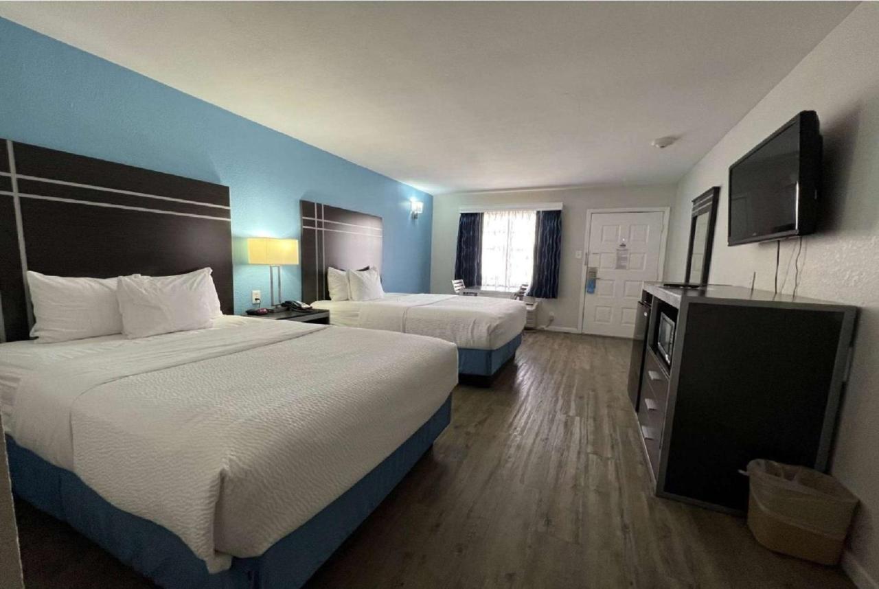 Days By Wyndham Hotel Orange