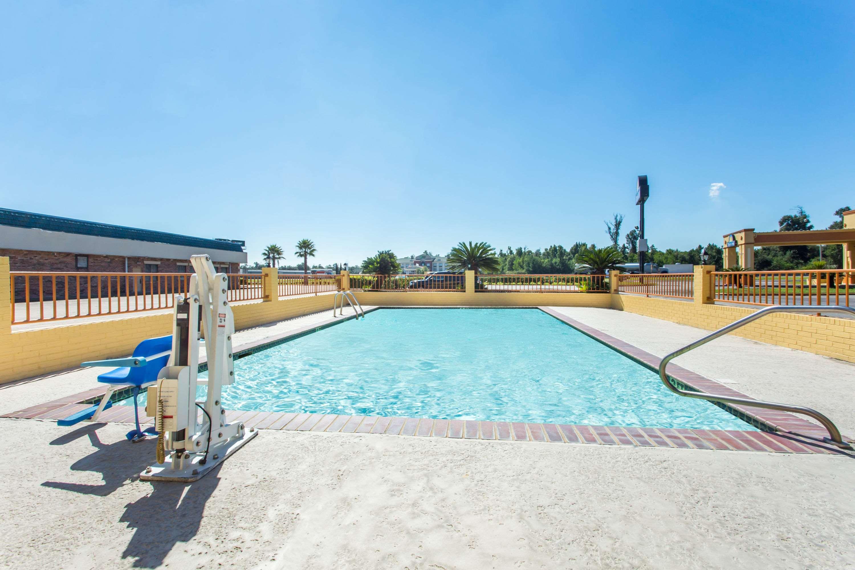 Days By Wyndham Hotel Orange