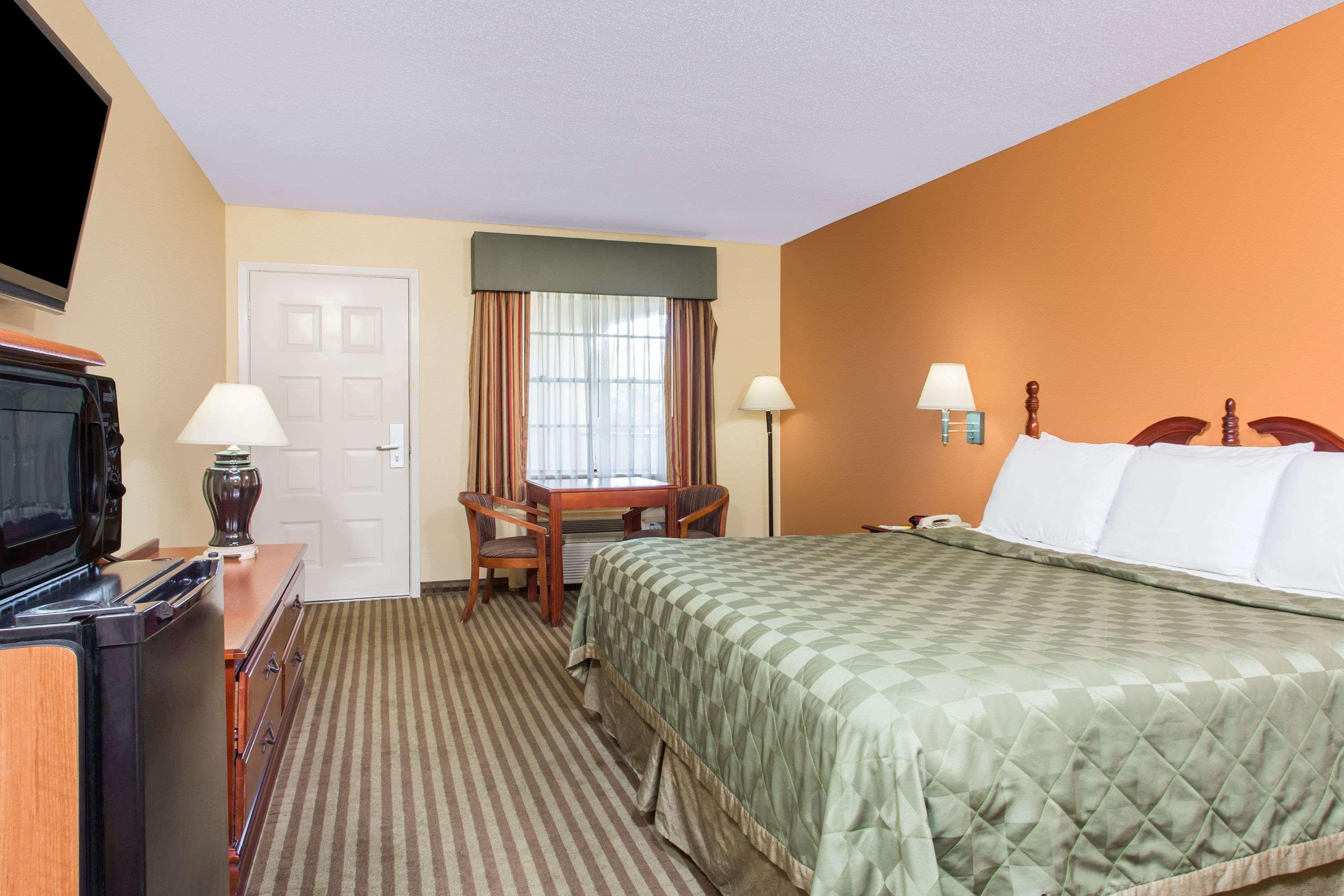 Days By Wyndham Hotel 2*